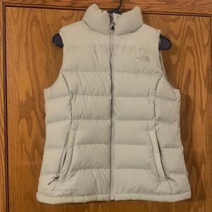 grey north face vest